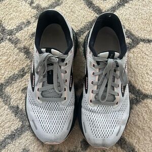 Brooks women’s running shoes. Size 7.5